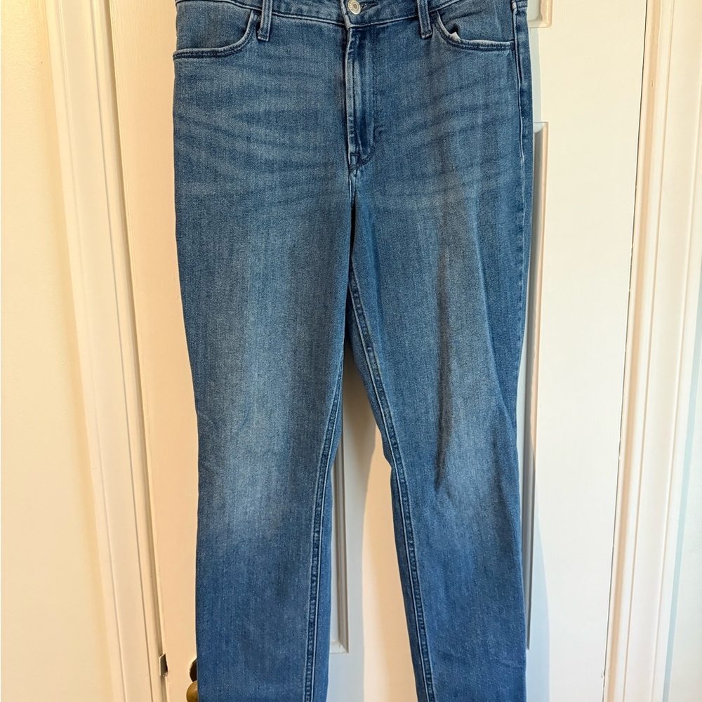 Old Navy High-Rise Wow Straight Jeans in Blue
